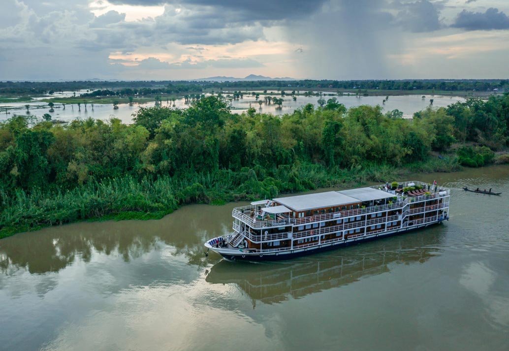 Cruise on the Indochine I