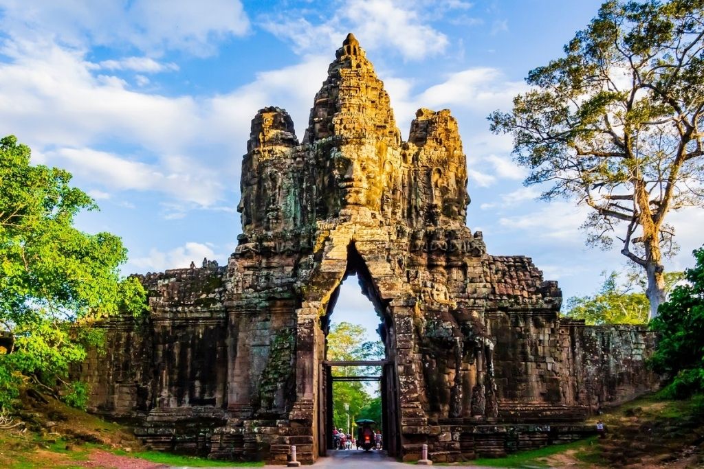 Charm and mysteries between Vietnam and Cambodia