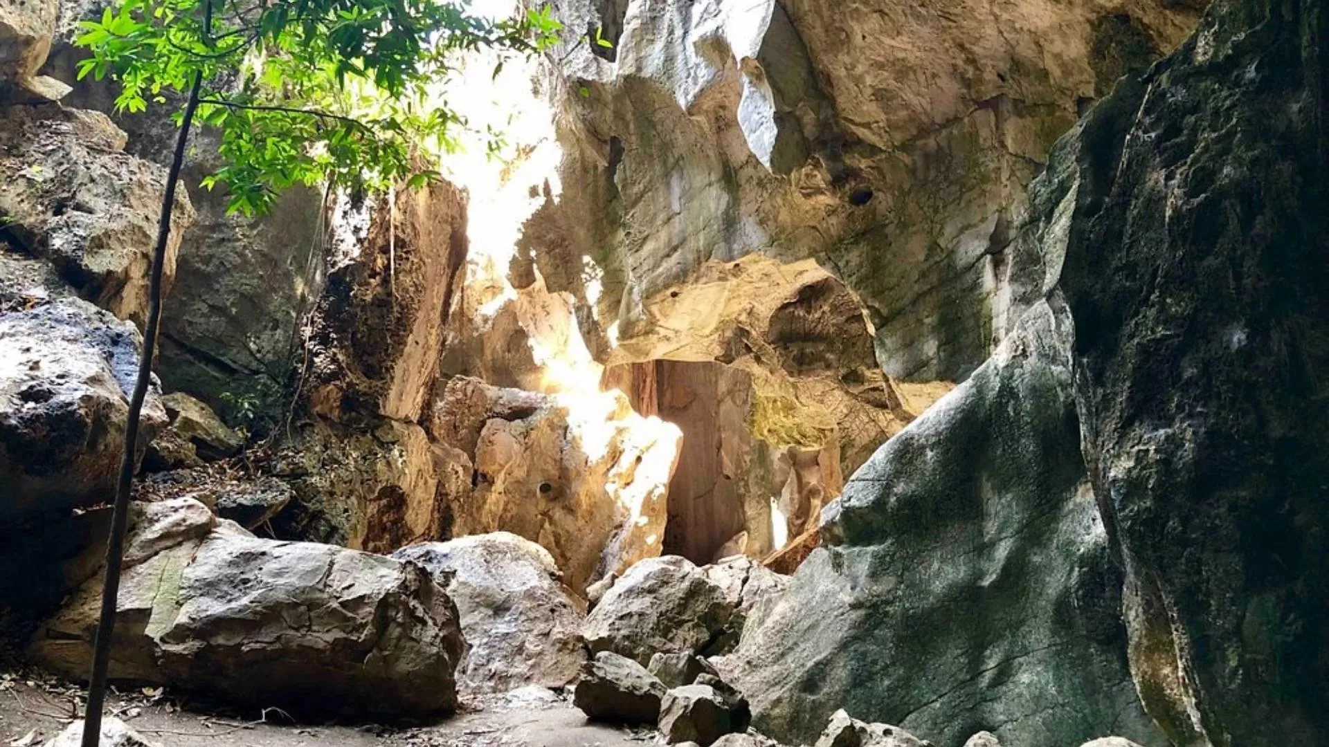 Phnom Chhngok Cave Temple