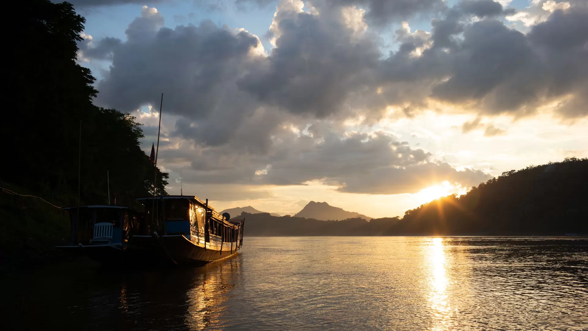 La vue sur le Mékong l'après-midi à Luang Prabang