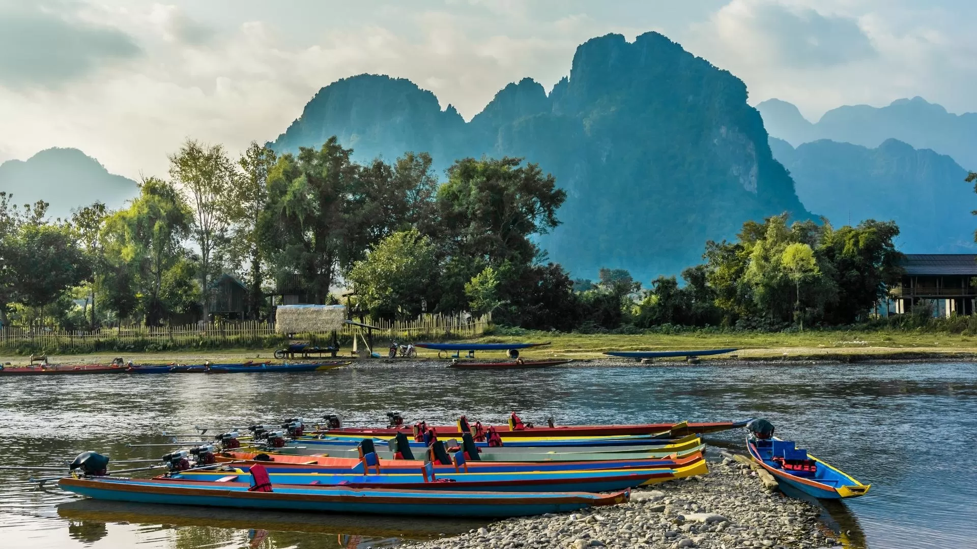 Visiter Vang Vieng : Aventures, nature et culture au cœur du Laos