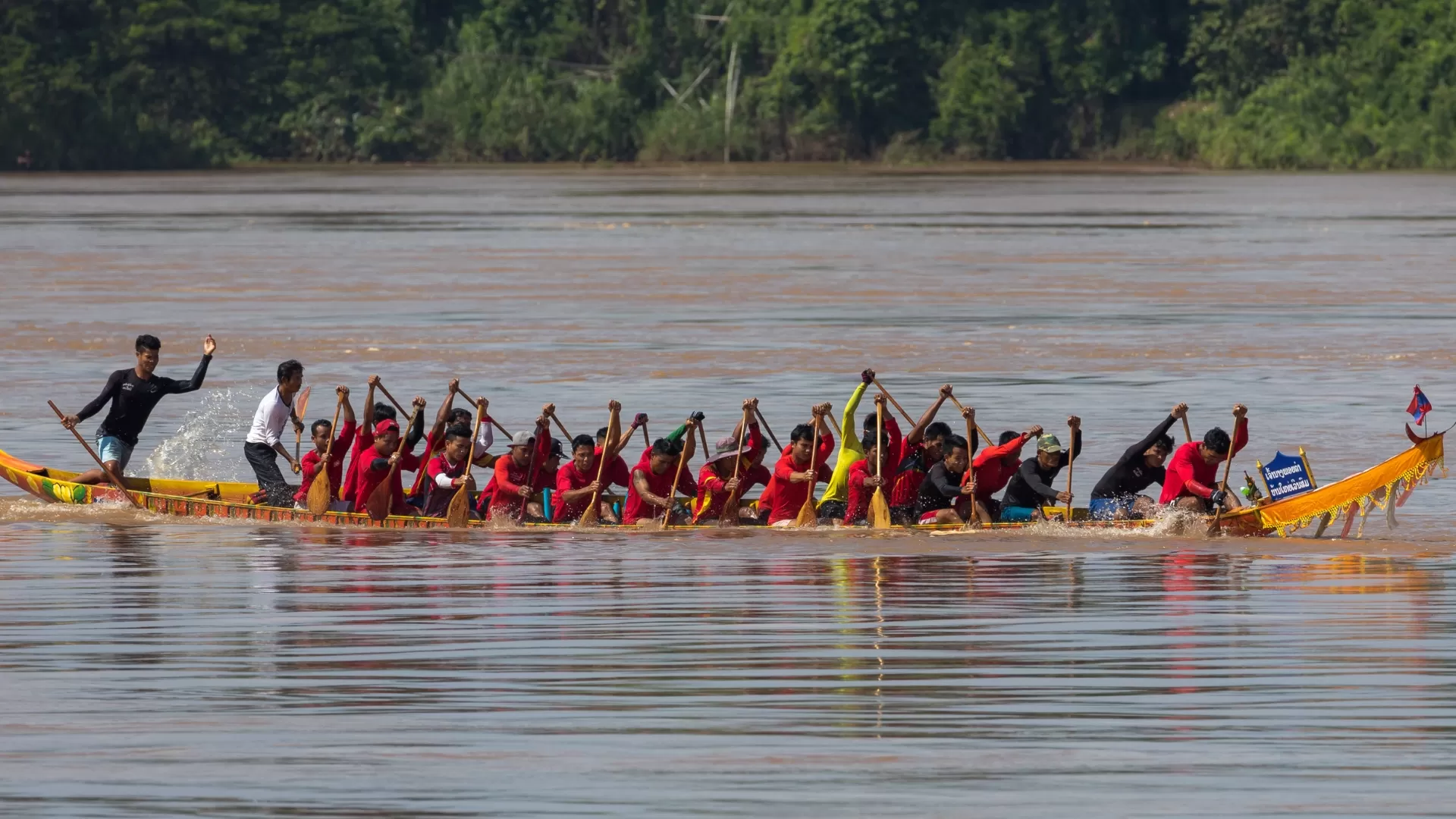Course de bateaux à Don Det