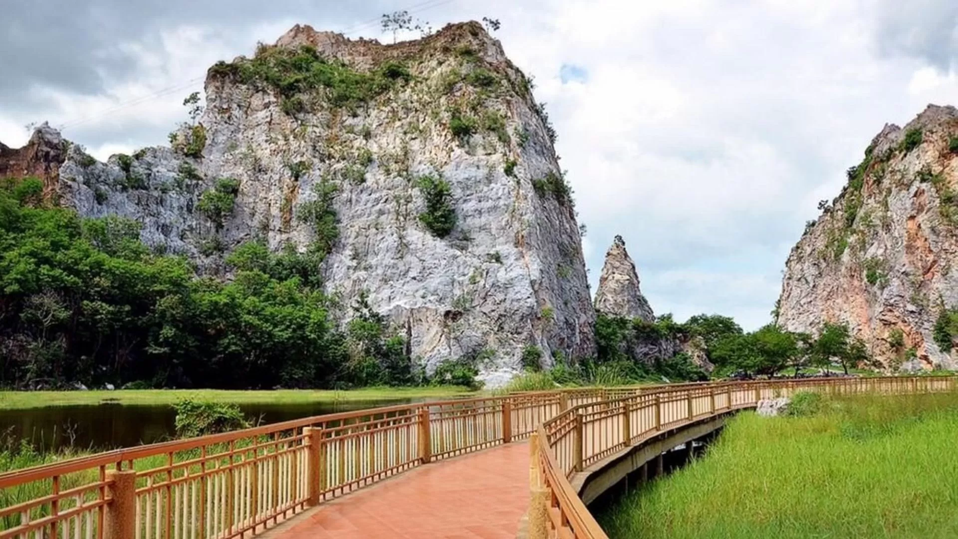 Khao Ngu Stone Park