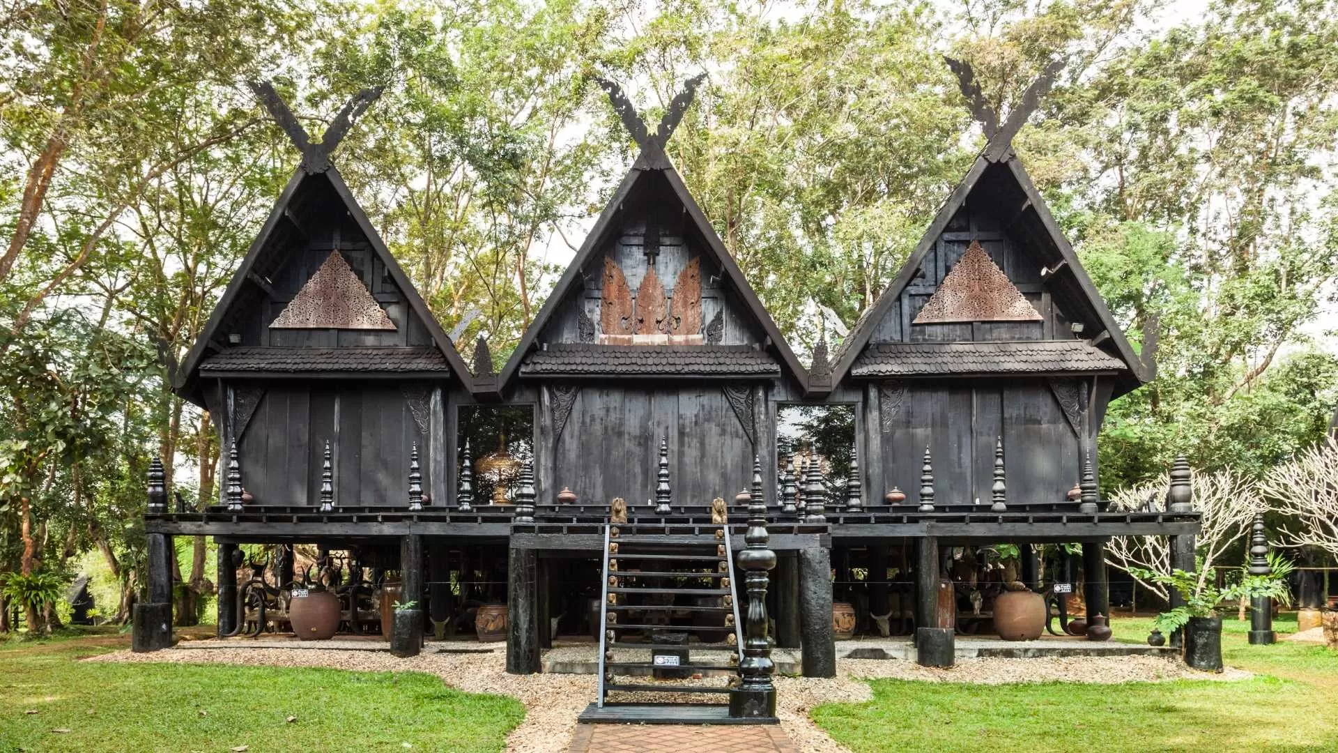 Musée de Baan Dam, connu sous le nom de Maison noire