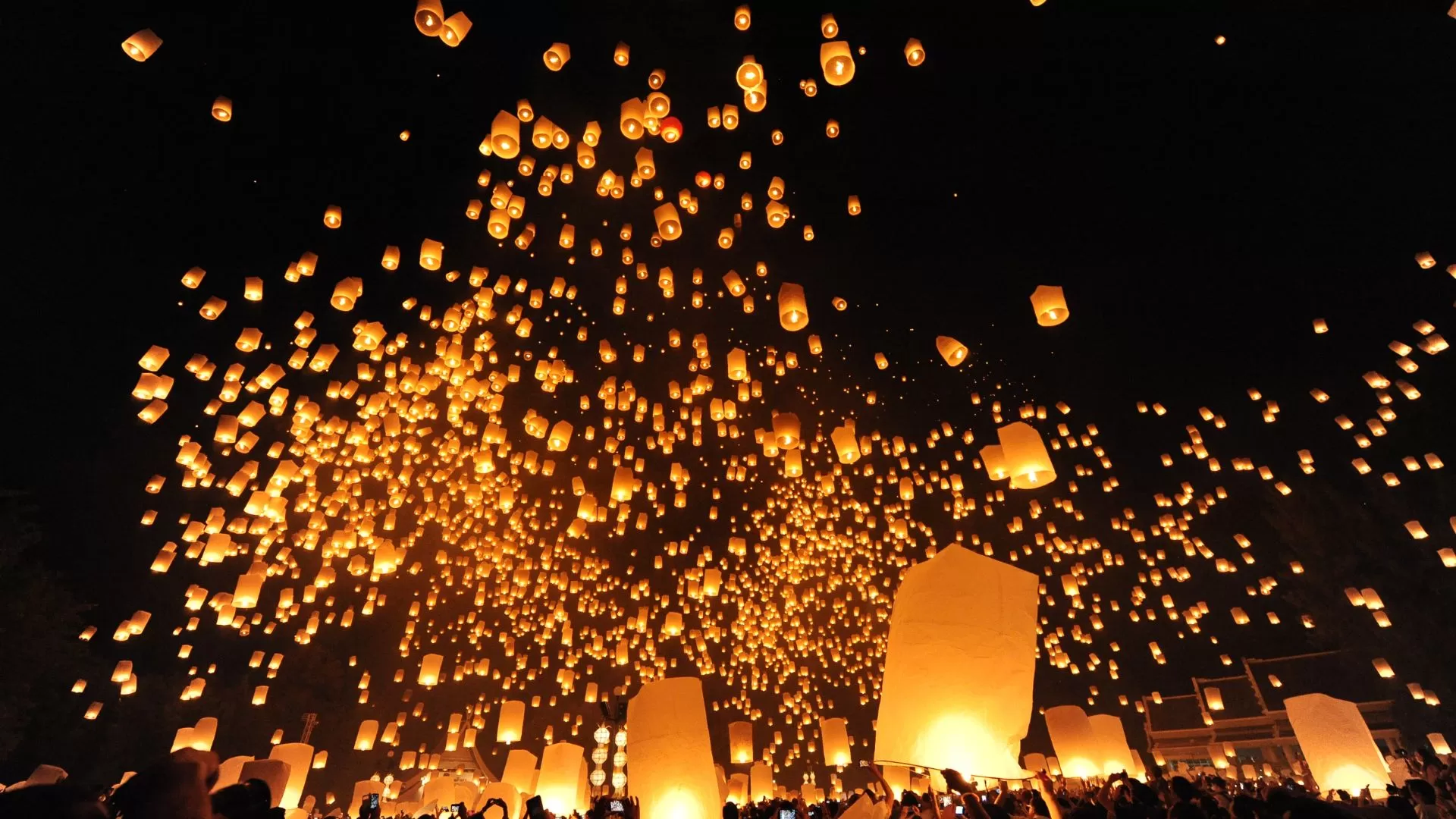Festival des lanternes célestes à Chiang Mai