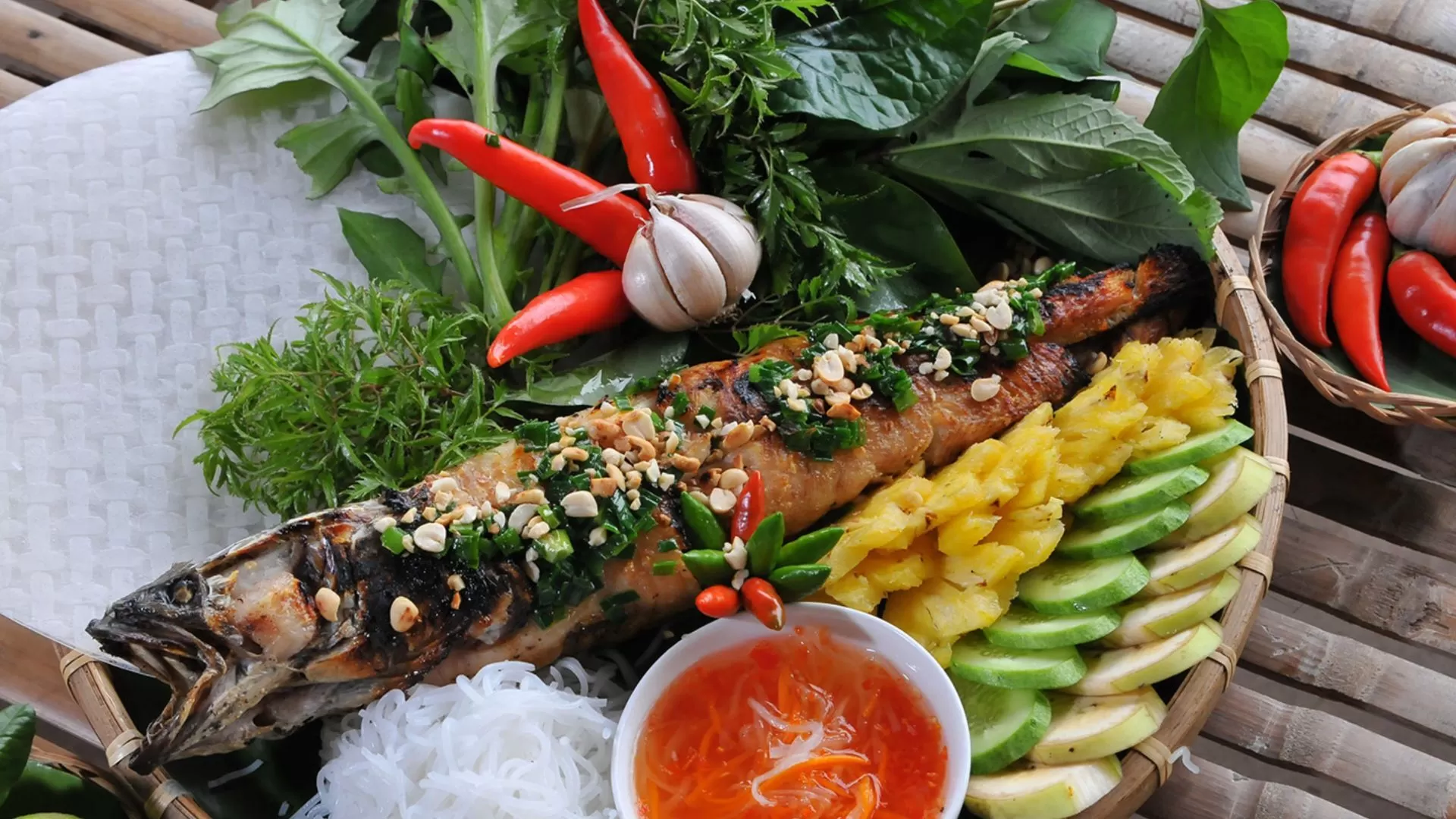 Le cá lóc nướng