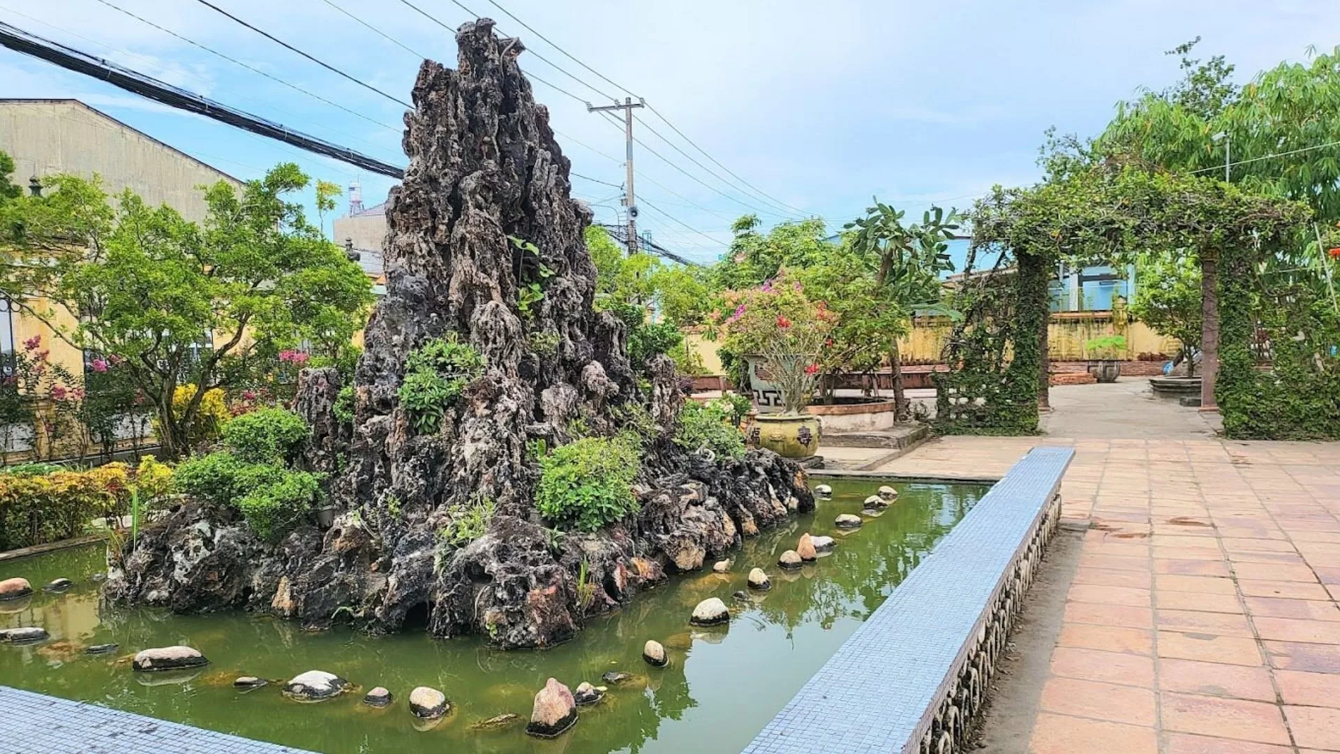 Rocaille - le point culminant en entrant dans la maison