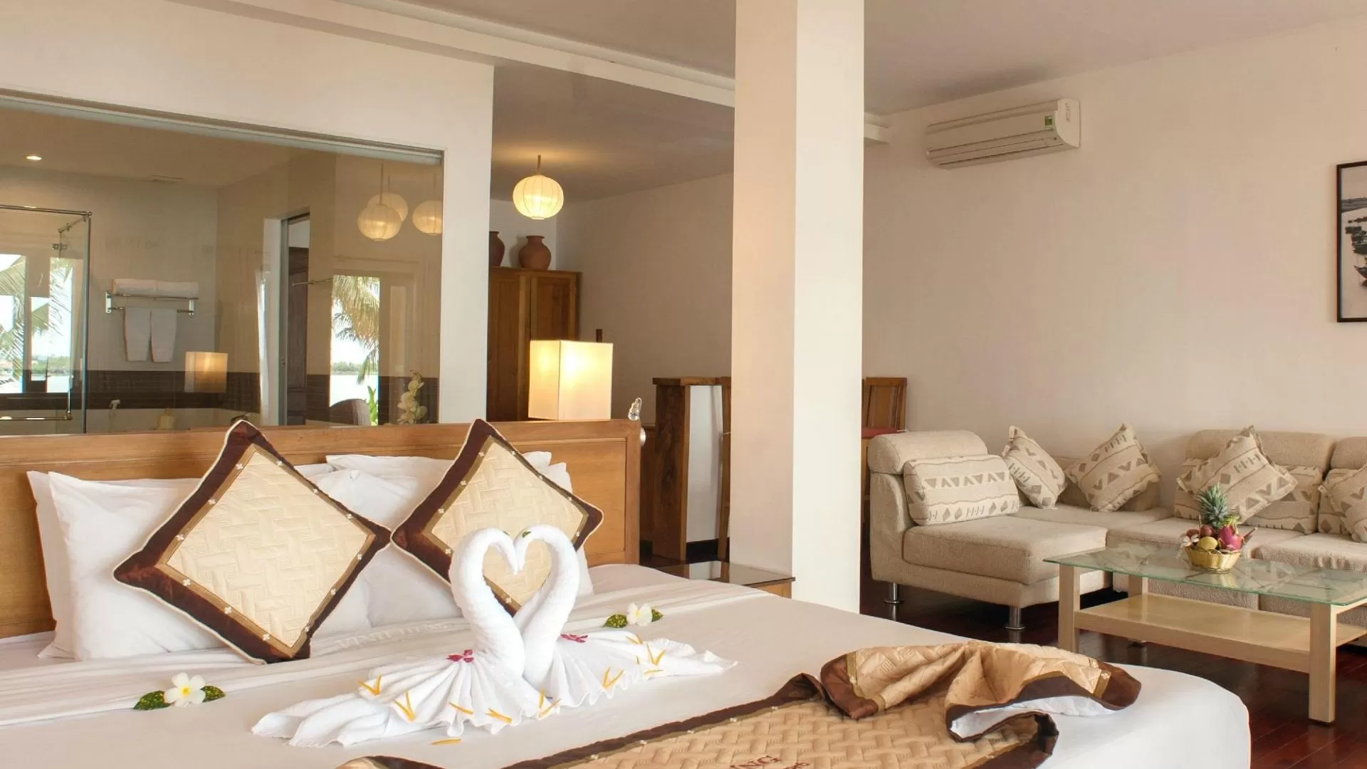 Vinh Hung Riverside Resort & Spa