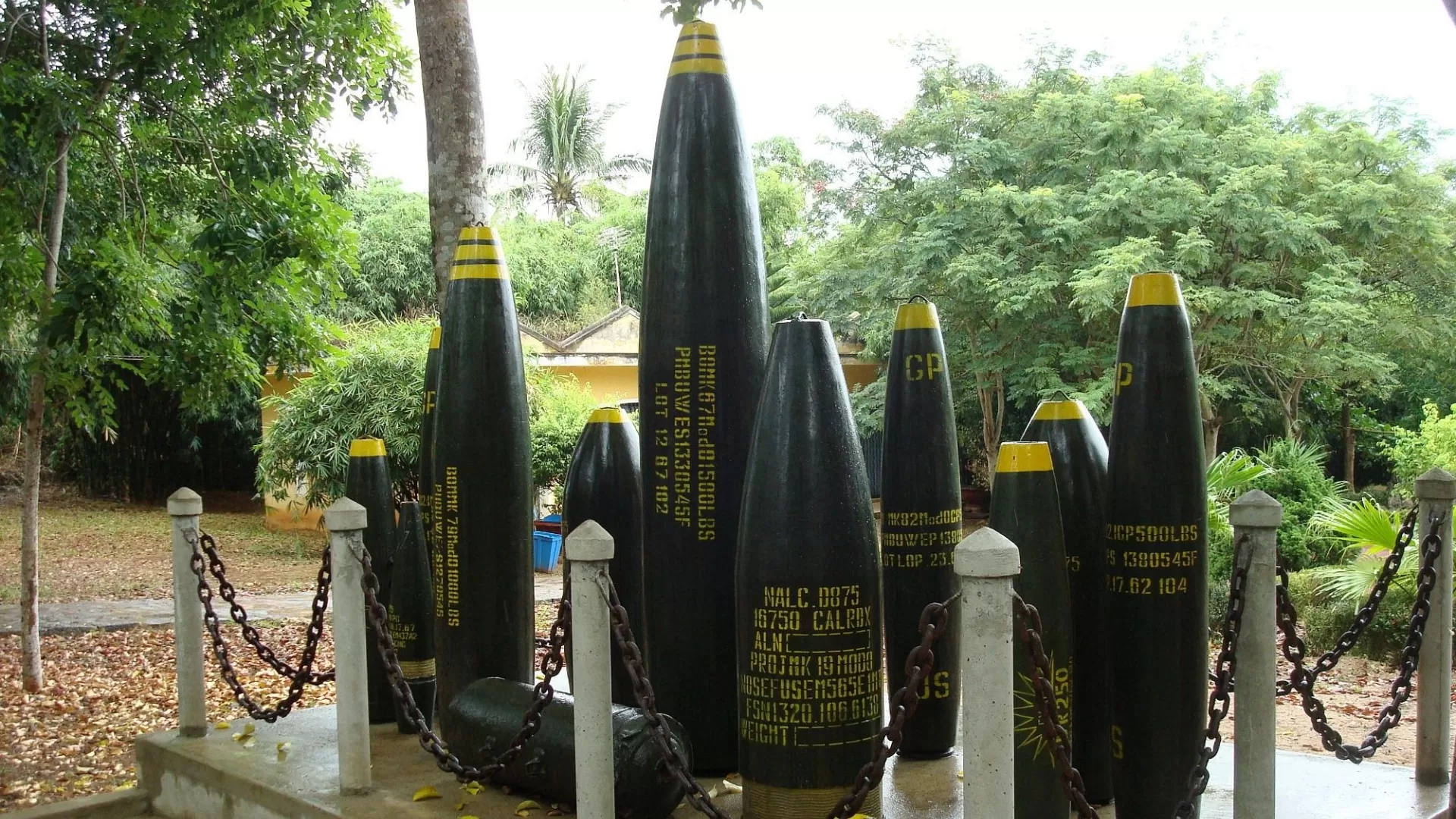 Bombes laissés après la guerre