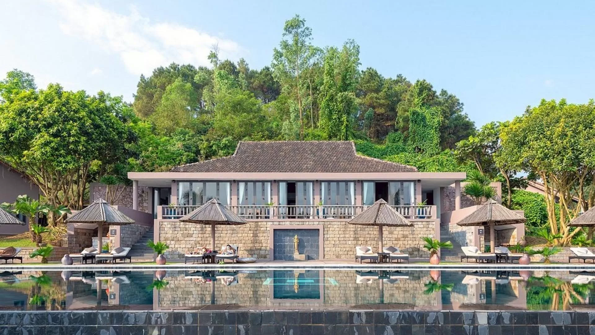 Vedana Lagoon Resort & Spa