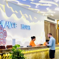 romance-hotel-02
