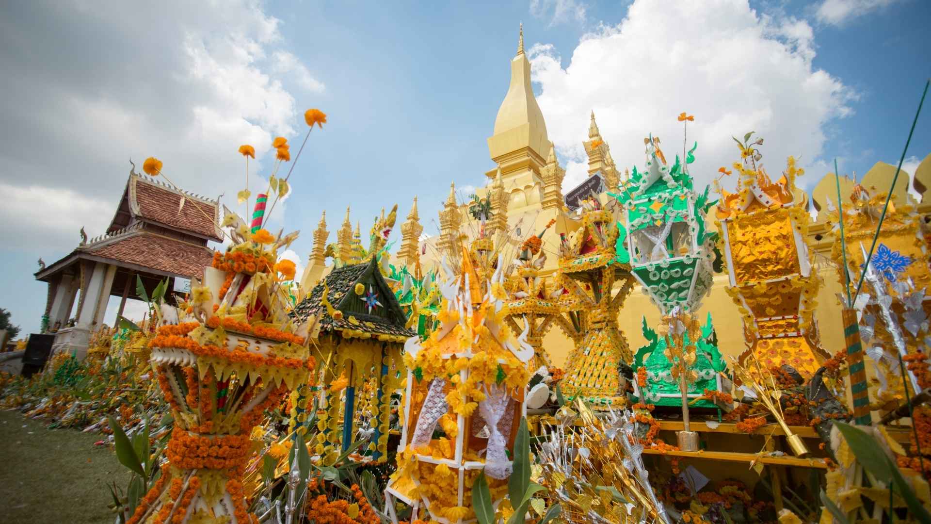 That Luang festival