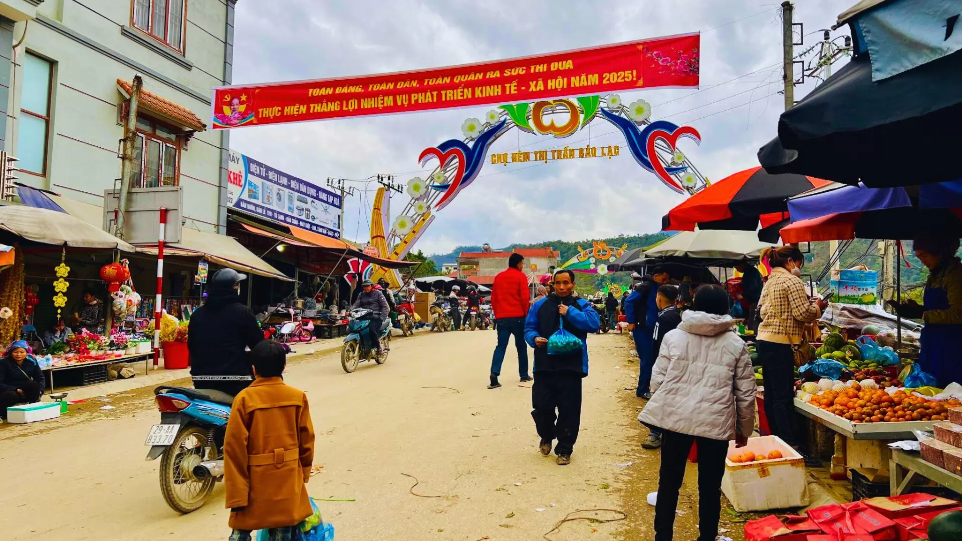 Marché hebdomadaire de Bao Lac 