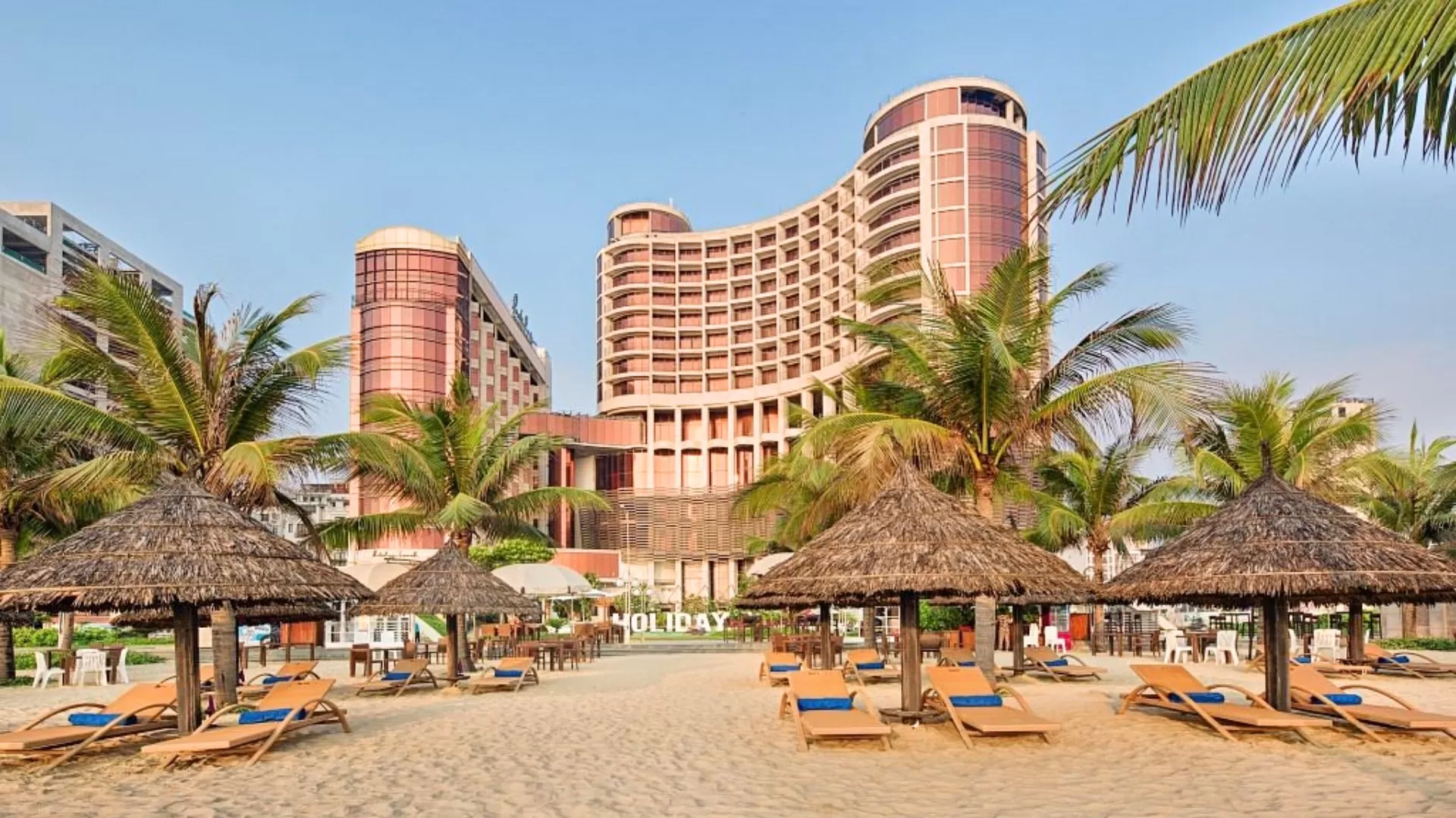 Holiday Beach Hotel Danang
