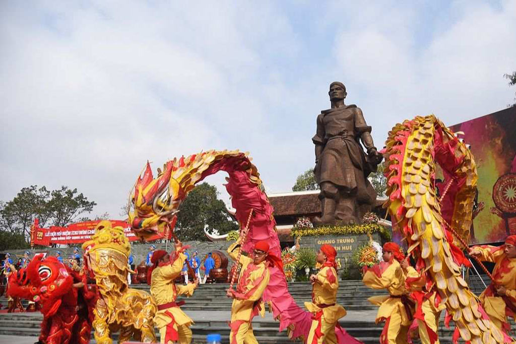 Les Fêtes Du Début Du Printemps Au Vietnam