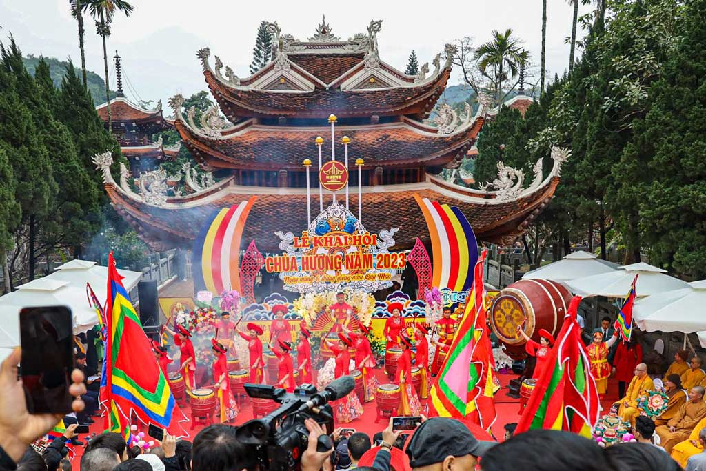 Perfume Pagoda Festival