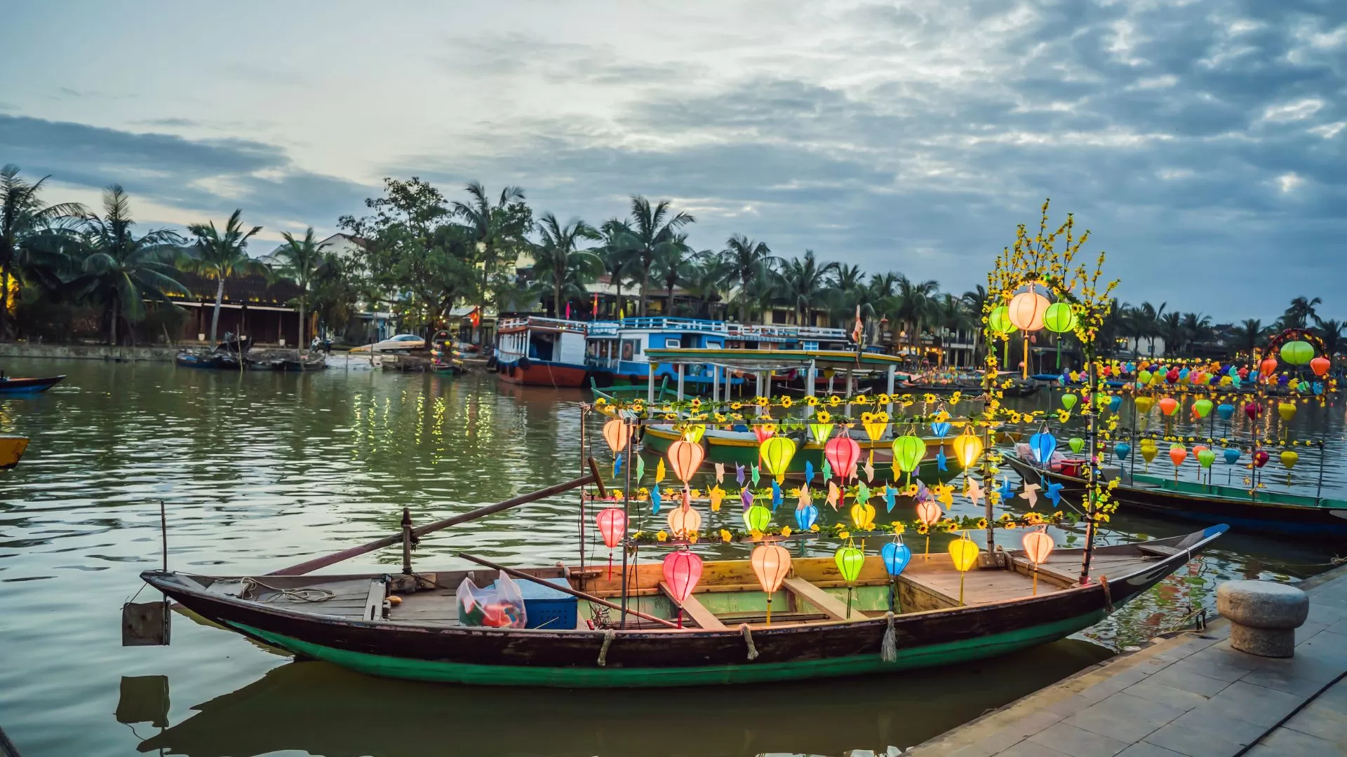 Barque lanternée à Hoi An