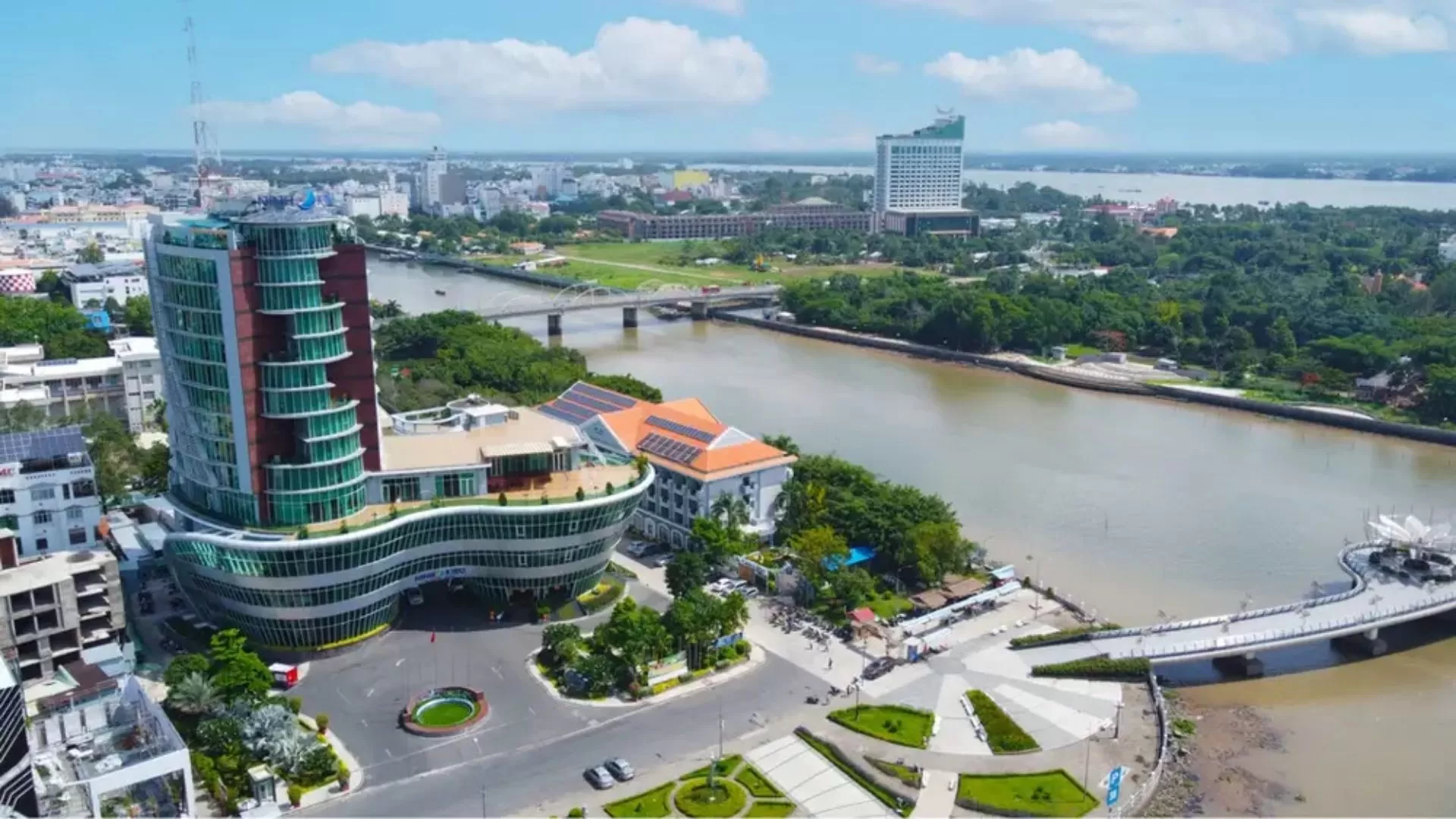 Ninh Kieu Wharf