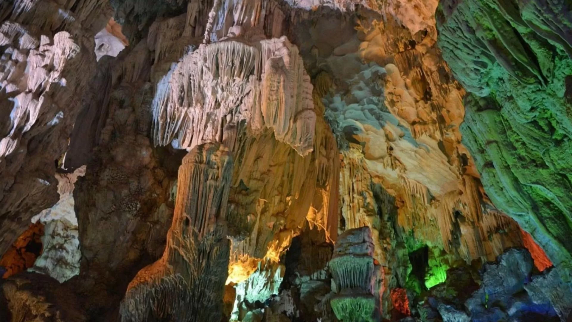 Dau Go cave