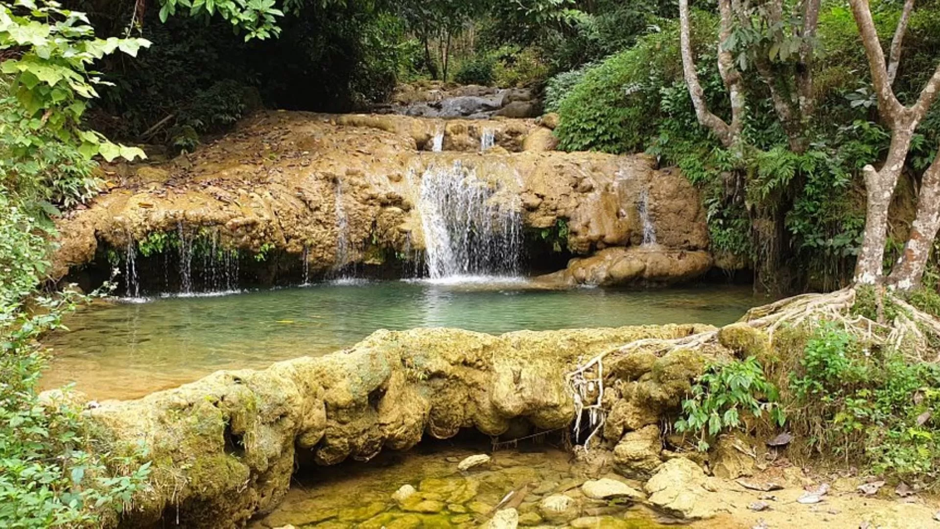 Go Lao waterfall